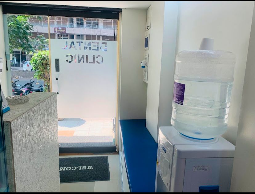 Dental clinic waiting area Mumbai